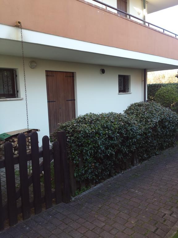 Ground Floor,top Level Appartamento
