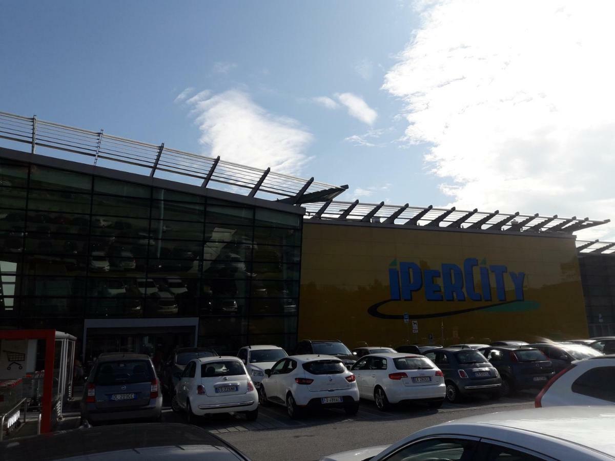 Ground Floor,top Level Appartamento