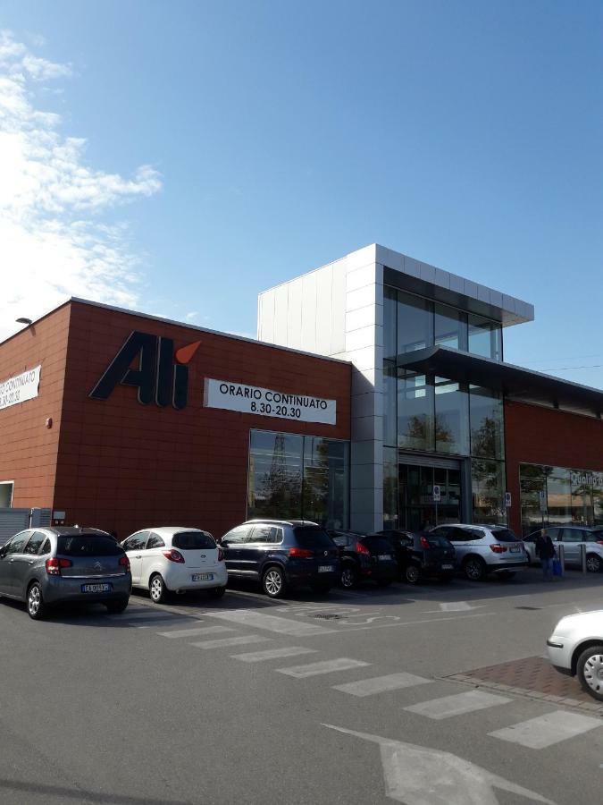 Ground Floor,top Level Appartamento